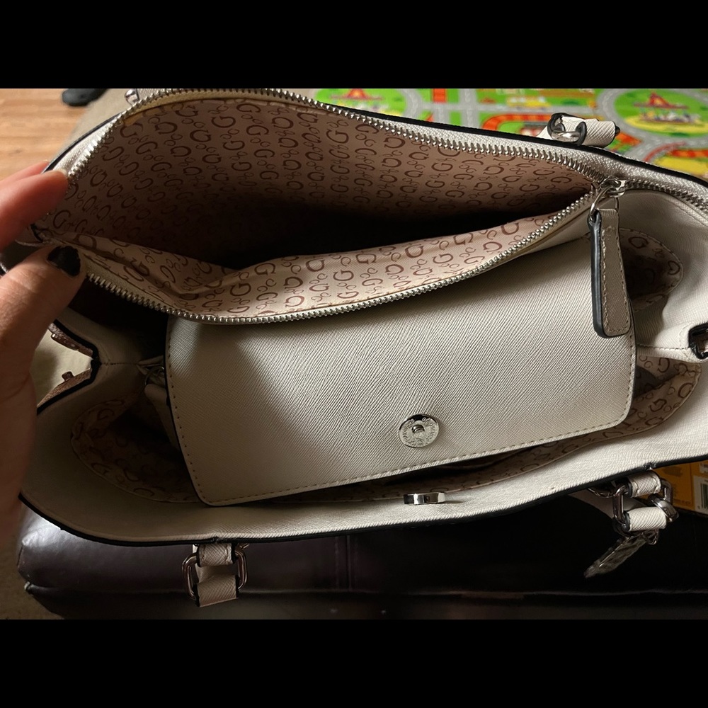 Guess bag for women.
